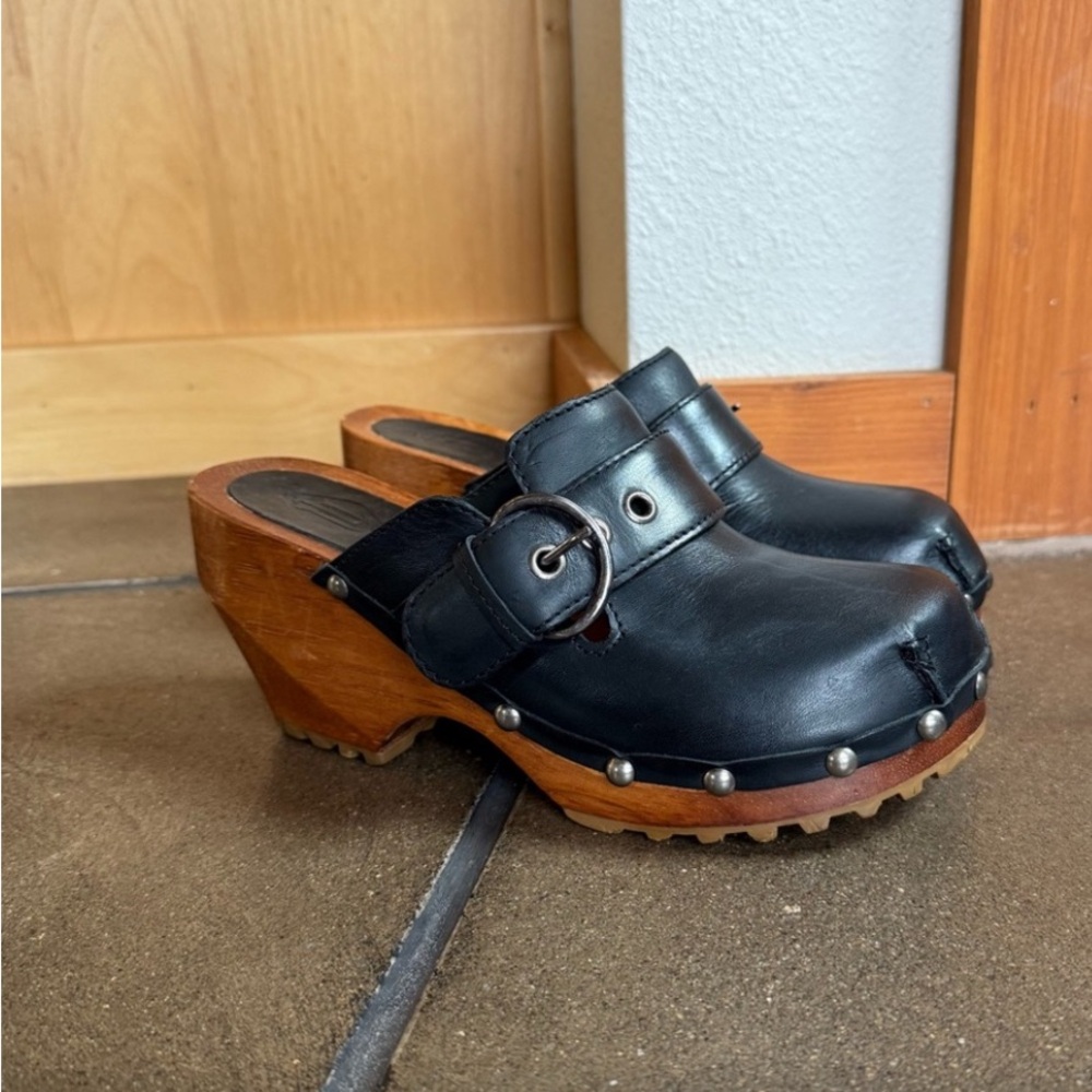 Vintage London Underground Platform Leather Buckle Clogs Wooden Heel 38